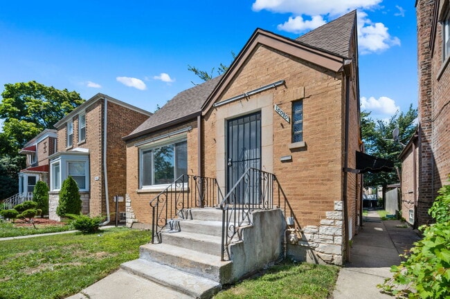 Building Photo - 10040 S Vernon Ave Rental