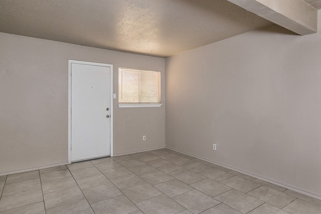 Photo - Courtyard Apartments - ALL UTILITIES INCLUDED