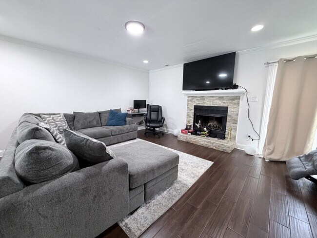 Photo - 1528 Jameson Dr