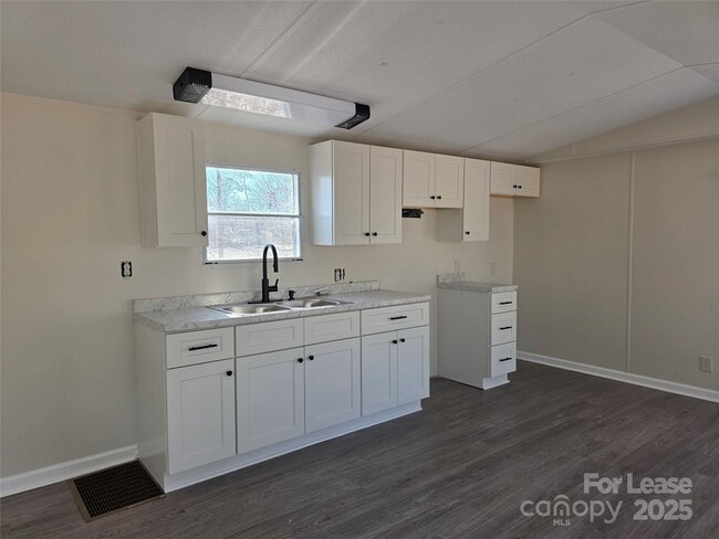 Photo - 5712 Unionville Rd