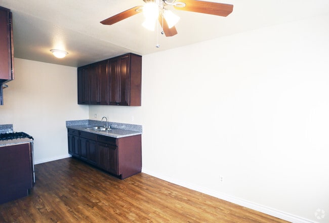 1BR, 1BA-Kitchen