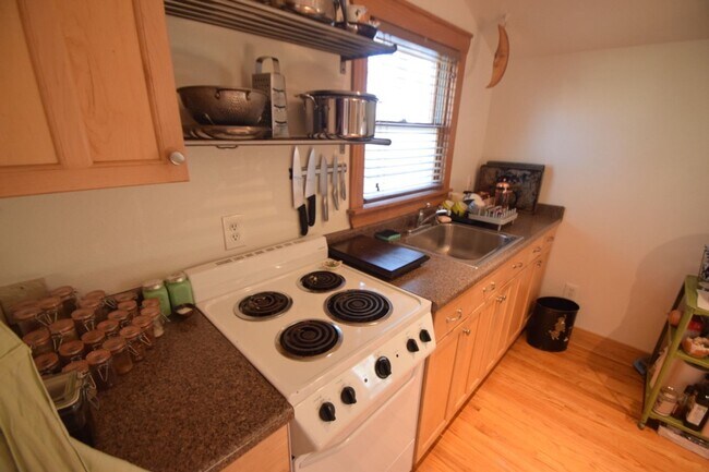 Photo - Hyde Park Tiny Home/Garage Apartment