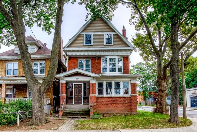 Photo - 27 Garfield Av S Unit 301