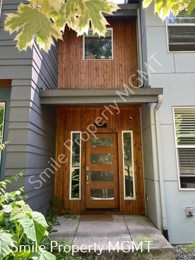 Building Photo - 2416 SE Morrison St Rental