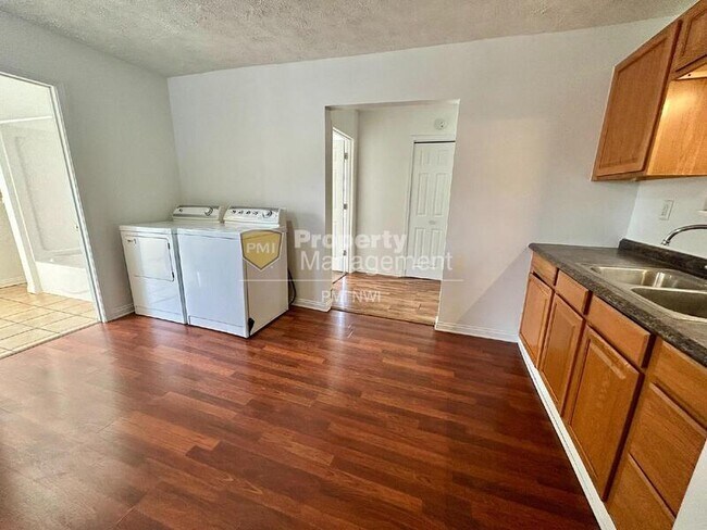 Photo - 1108 Maple Ave Unit