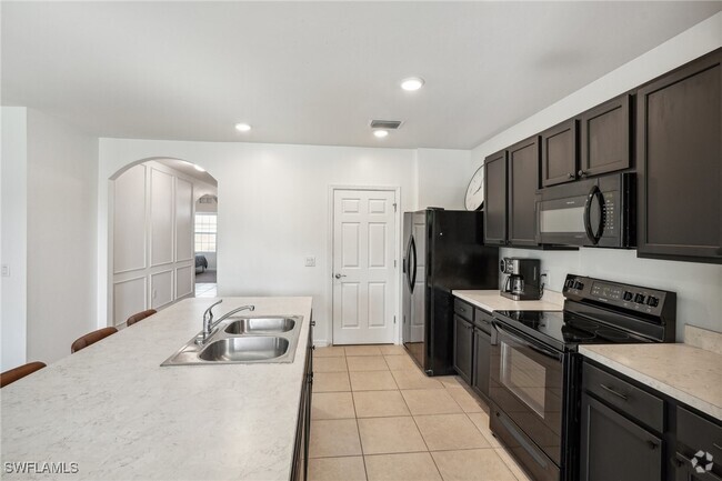 Building Photo - 3421 Cancun Ct Rental