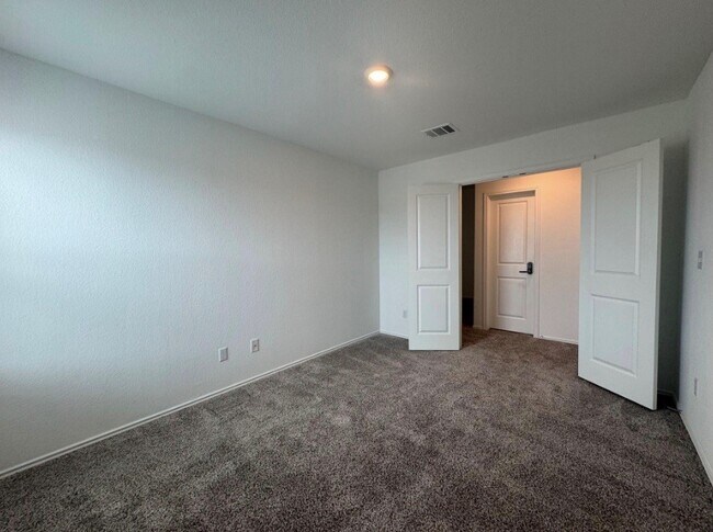 Building Photo - 208 Otter Rd