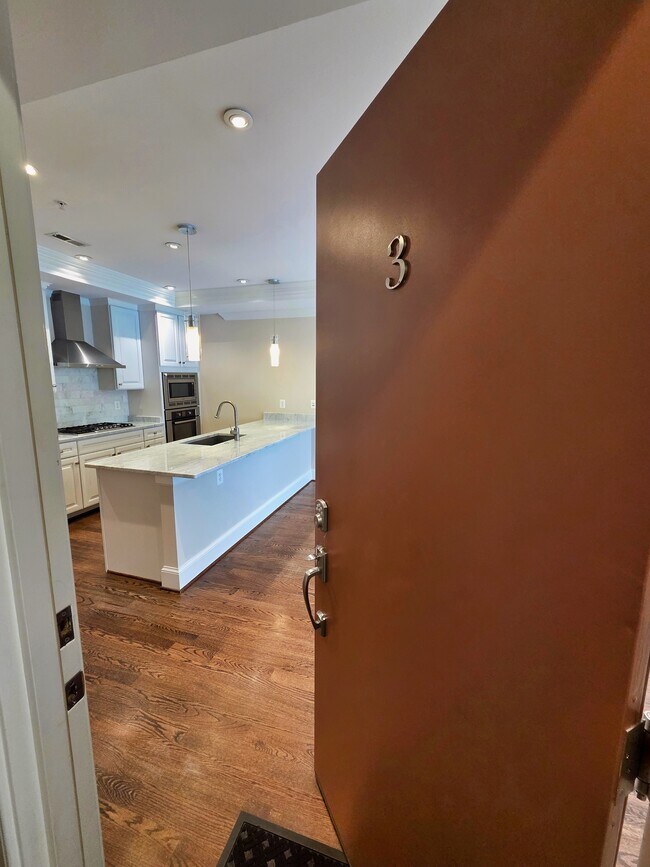 2446 Ontario Rd NW
