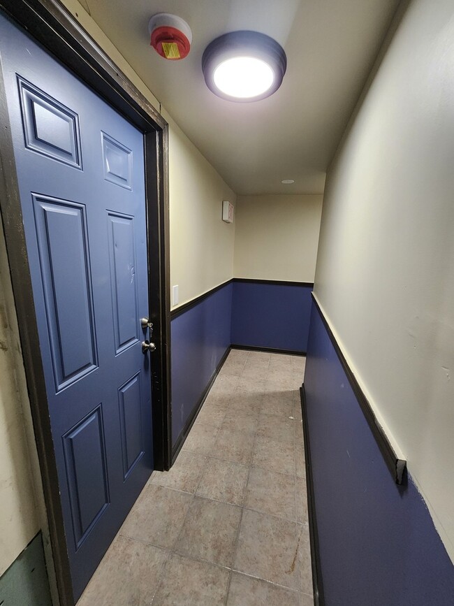 Photo - 3353 W Warren Blvd