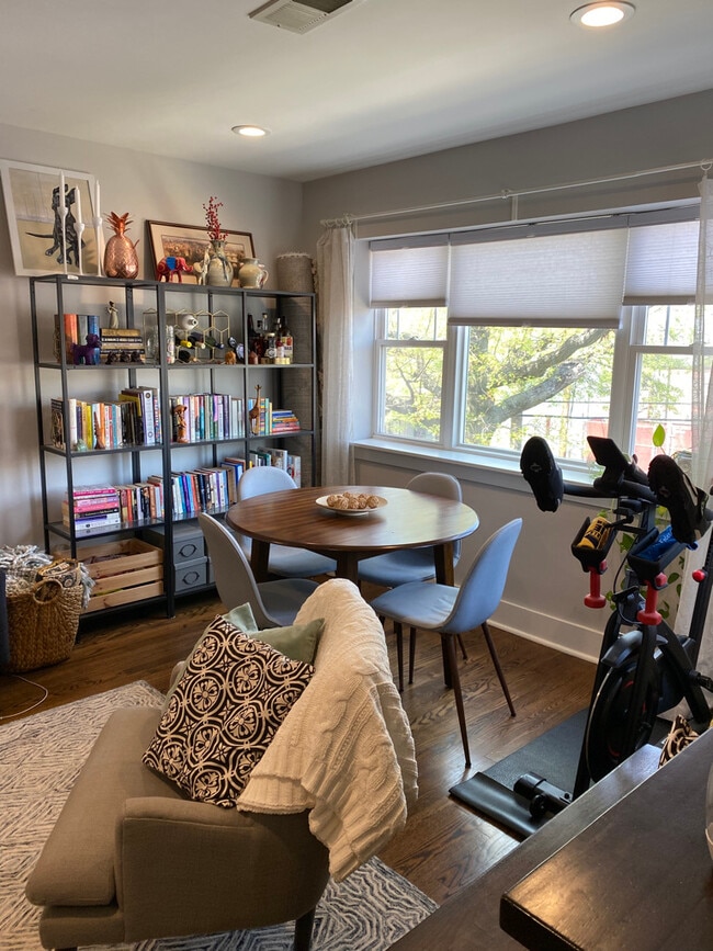 Dining Room - 912 Shepherd St NW Unit 204