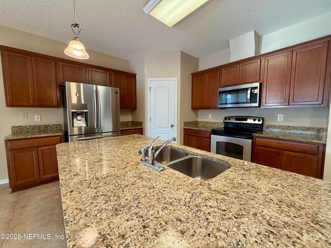 Photo - 786 Mosswood Chase