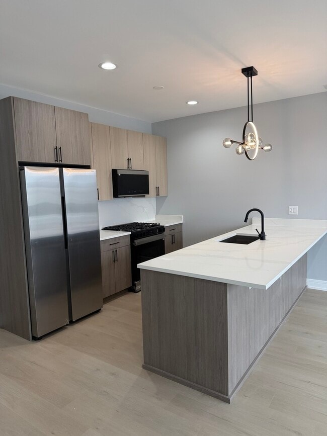 Photo - 2622 W Adams St