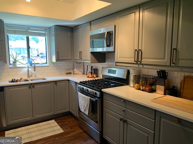 Photo - 2032 Powers Ferry Trce SE