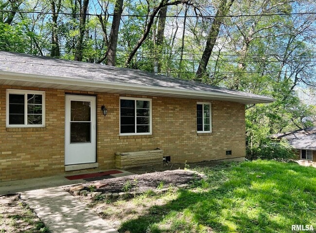 Building Photo - 112 Oakdale Ave