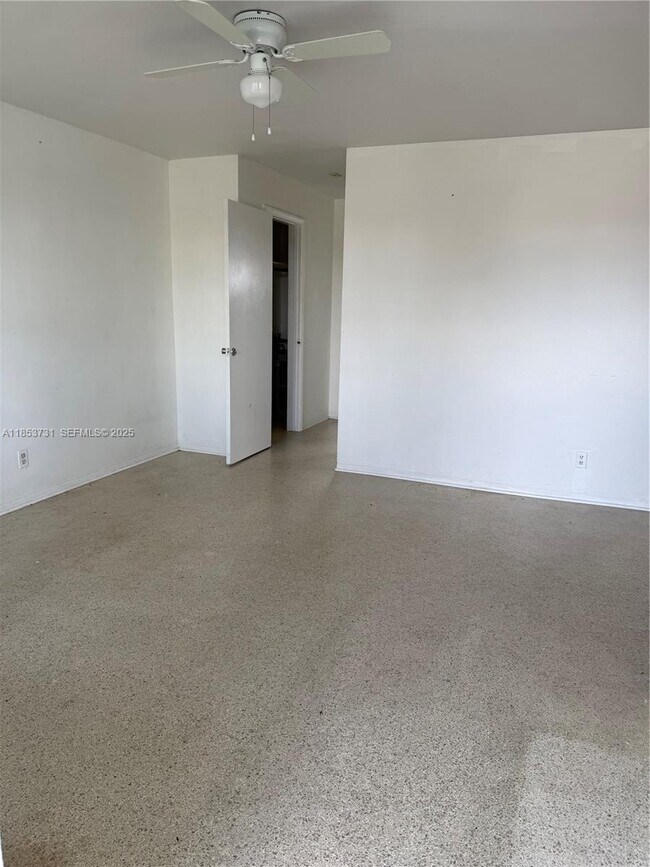 Photo - 519 SW 27th Ave Unit 207