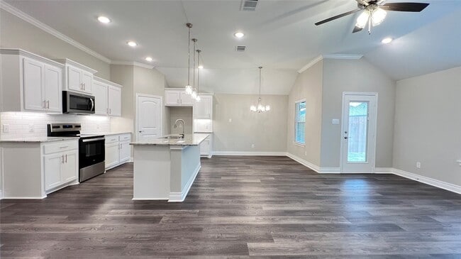 Photo - 702 Moseley Ln