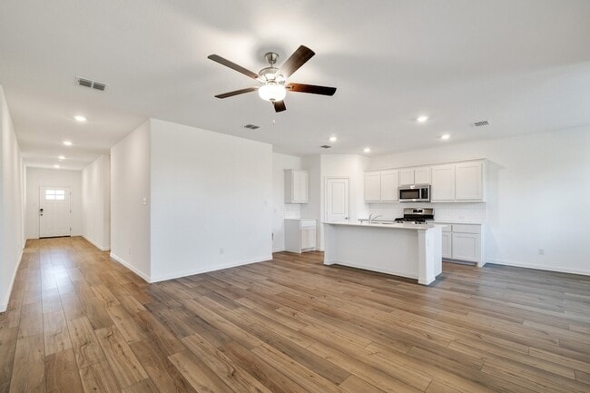 Photo - 1500 Van Gogh Dr