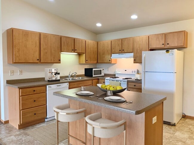 Photo - Willow Estates Apartment Community