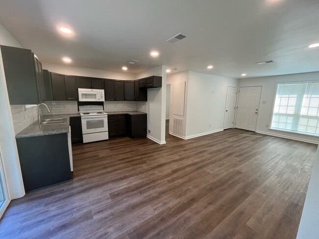 Photo - 18 Oak Meadows Dr