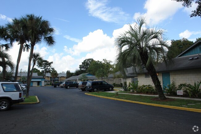 Hammocks at Camelot - Hammocks at Camelot Apartments
