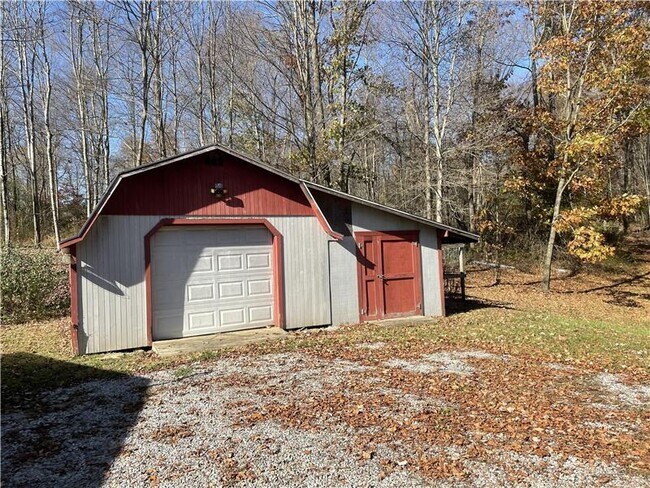 Photo - 398 Township Rd 344