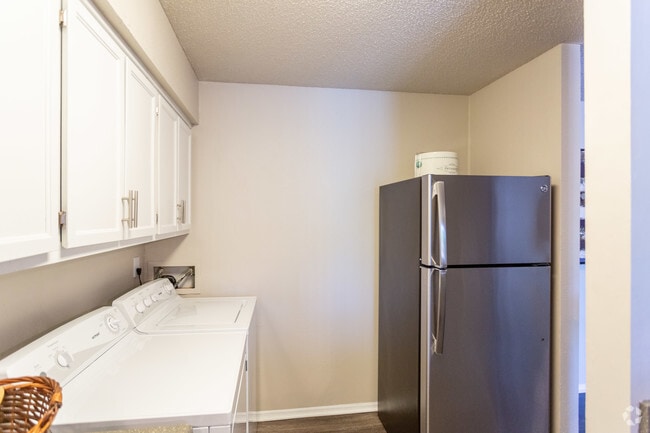 2BR, 2BA - McKenzie - 972 SF