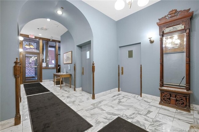 Photo - 1 Linden Pl Unidad 206