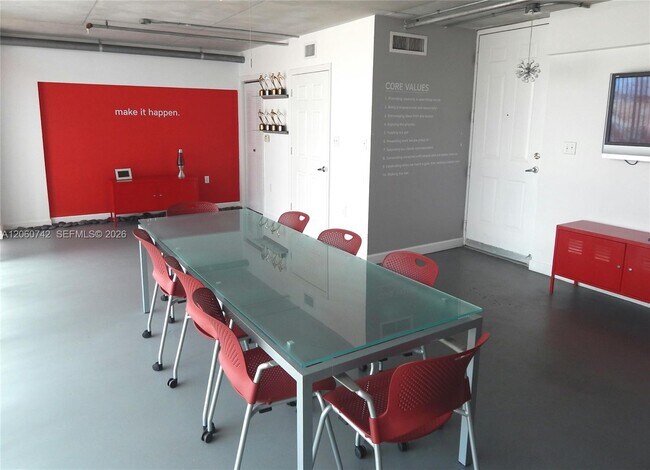 Photo - 2100 Van Buren St Unit 103