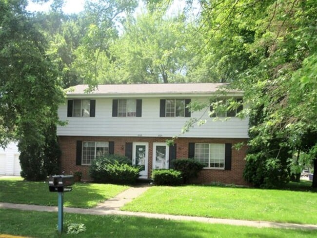 Building Photo - 392 Unit 2604