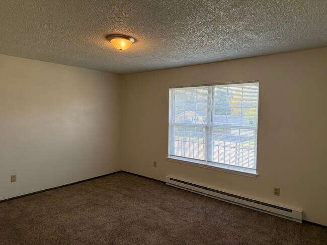 109 E Monroe Ave