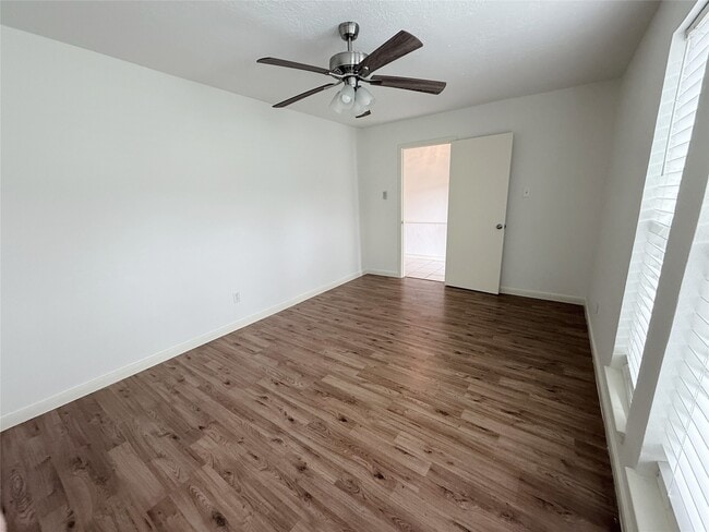 Photo - 6902 Sandy Knolls Dr