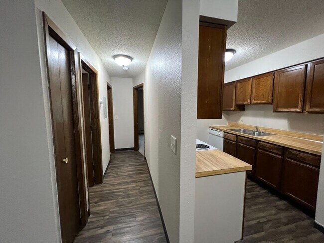 Photo - Pinewood Apartments
