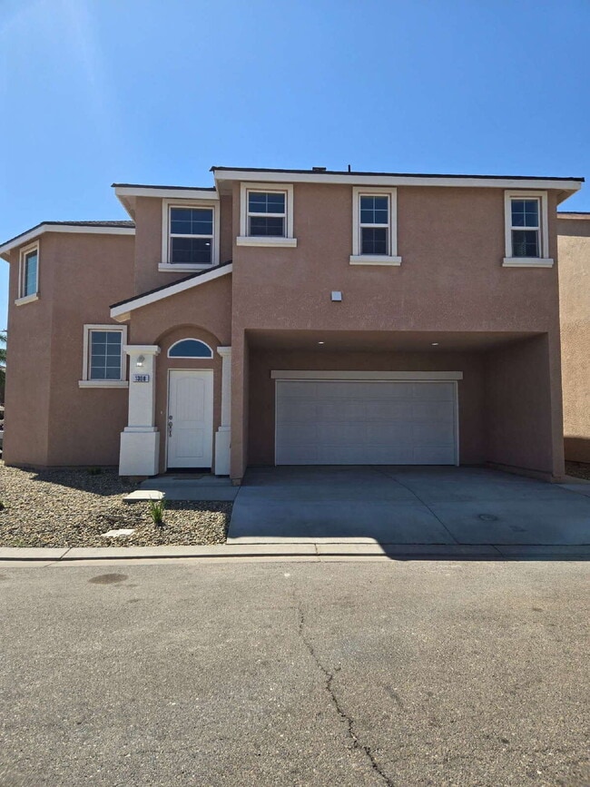 Building Photo - Welcome to an exquisite sanctuary of comfo... Rental