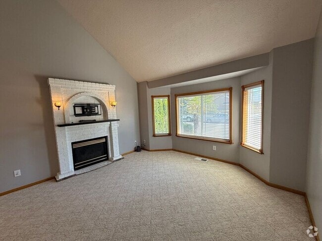 Building Photo - 757 Sphinx Ct NE Rental