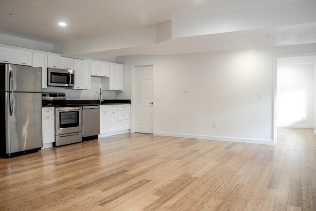 Photo - 541 Main St Unit 4