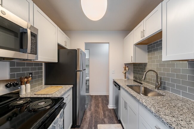 Photo - Waverlywood Apartments and Townhomes