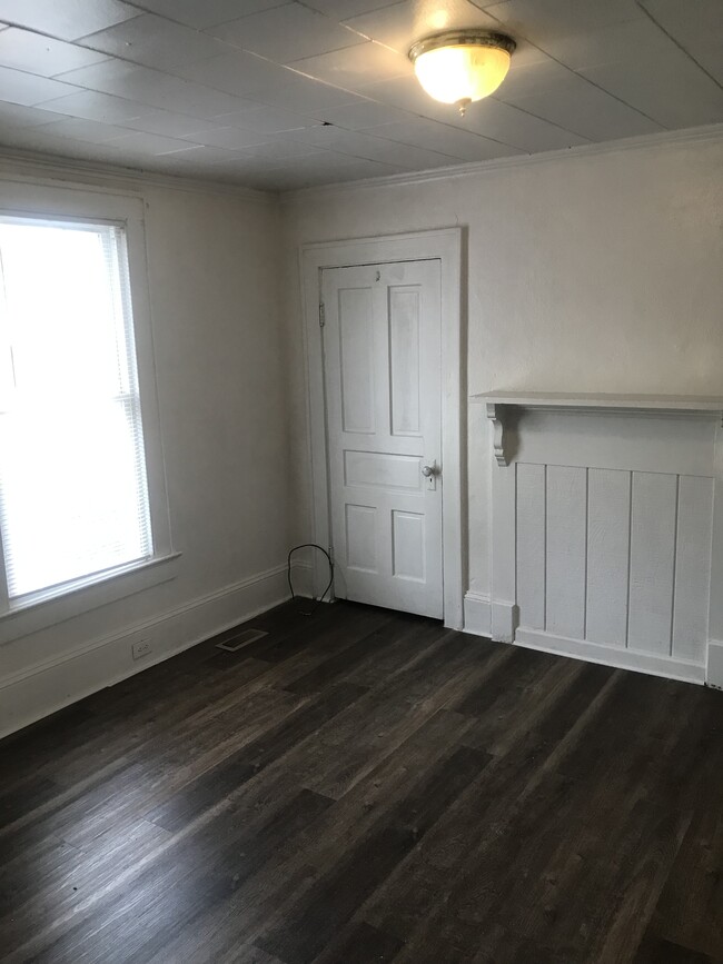 Photo - 1111 N George St