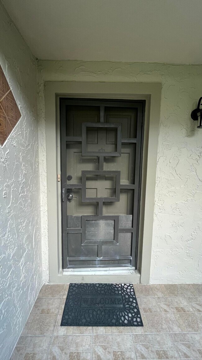 Photo - 1050 NW 13th St Unit 193d