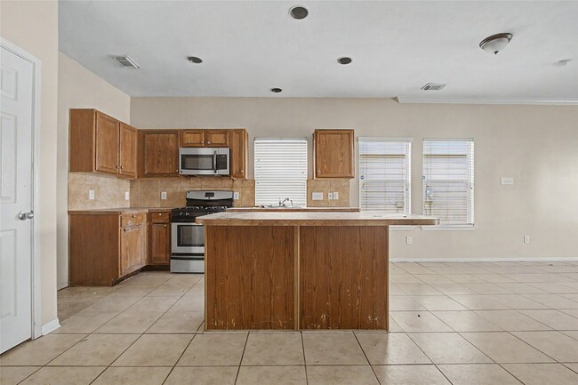Photo - 5934 Sugar Field Ln