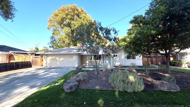 Photo - Gregory Gardens P.H. Beautiful 4-bedroom 2 bath home w/ 2 car garage