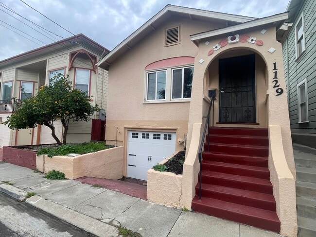 Building Photo - Gorgeous 3 Bedroom Home in Alameda.