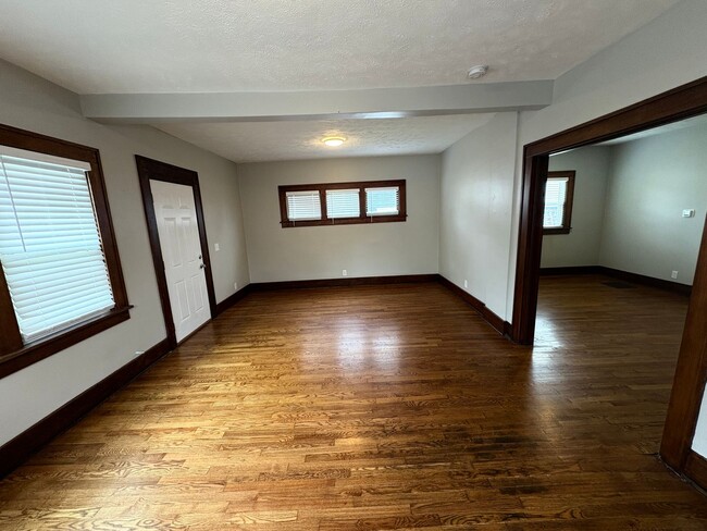 Photo - Fully Remodeled 3Bedroom House!