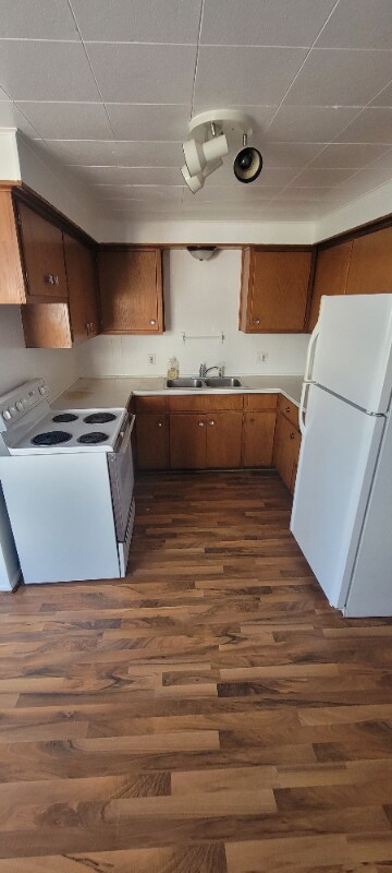 Photo - 867 W 5th St