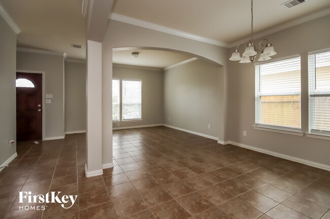 Photo - 517 Fieldhaven Ct