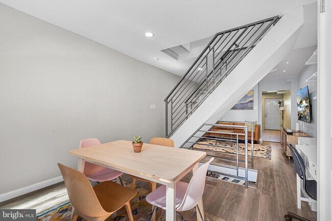 Photo - 1837 E Albert St