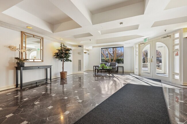 Photo - 1933 Commonwealth Ave Unit 401