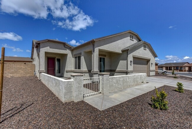 Photo - 3+den, 2 bath home for rent in Granville