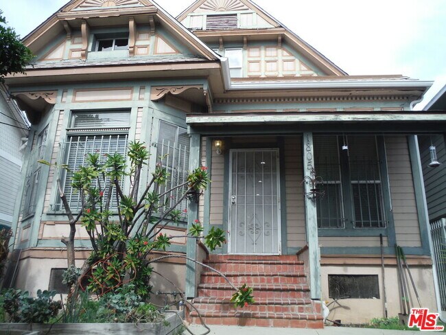 Photo - 1805 W 12th Pl