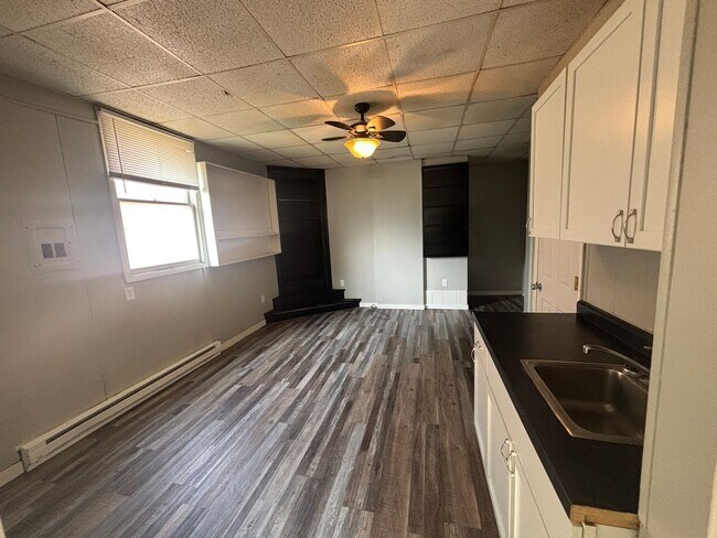 Photo - Studio Apartment Blocks from Downtown La Crosse Unit Apt 2