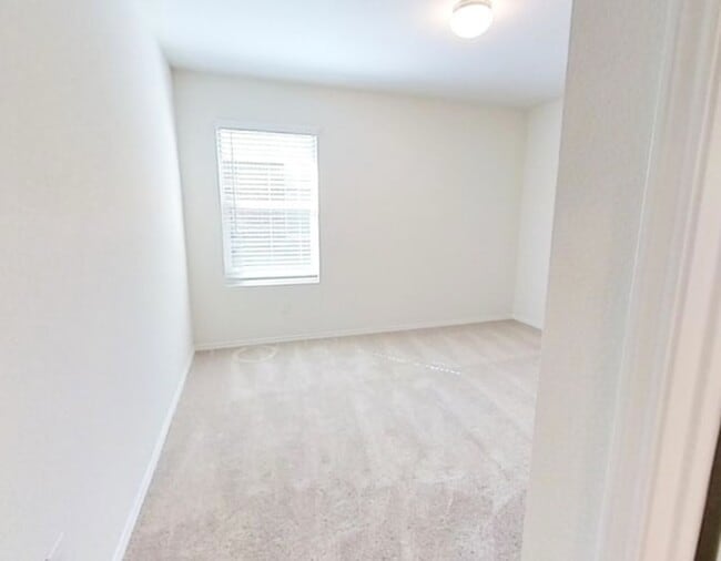 Photo - 408 Red Rock Trl